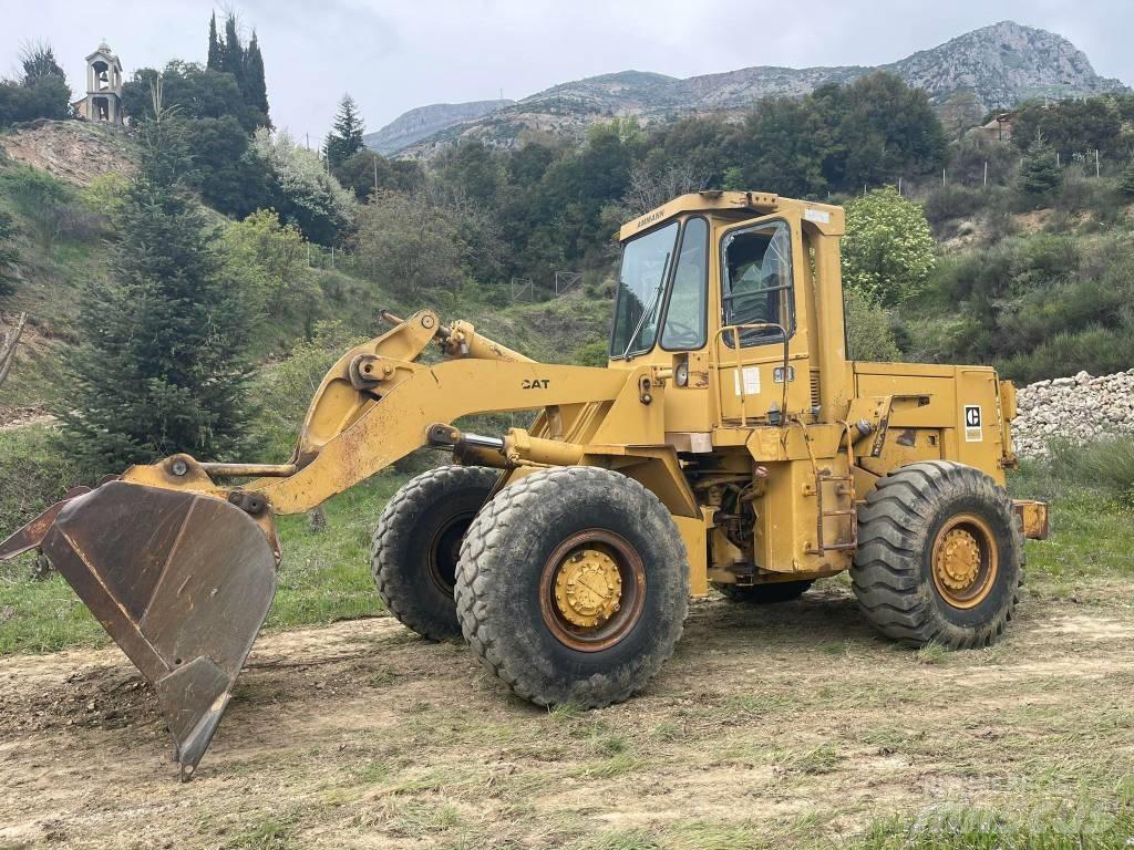 CAT 950B Kolesové nakladače