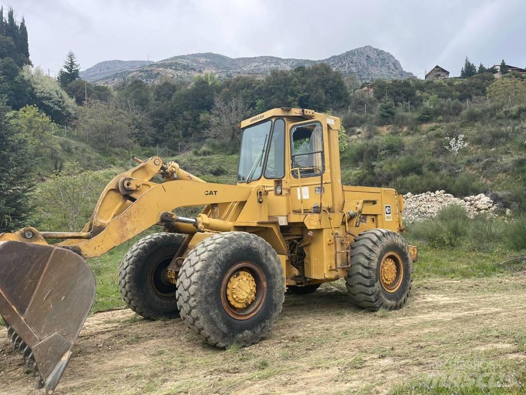 CAT 950B Kolesové nakladače
