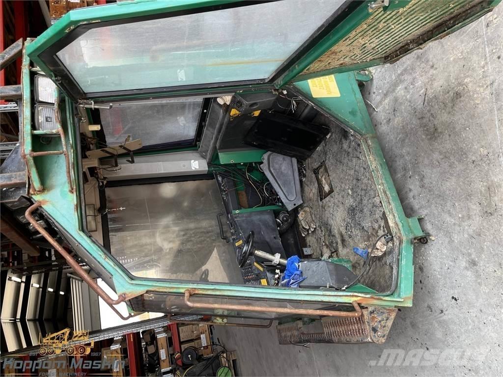 Timberjack 1270 Kabíny a interiér