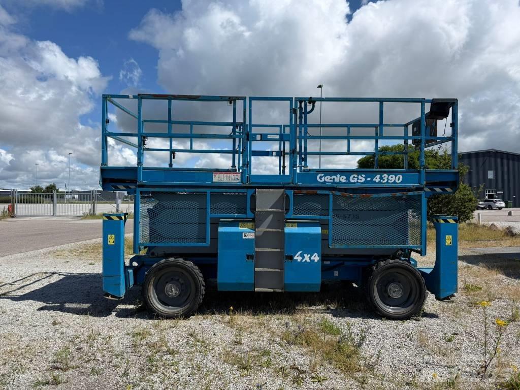 Genie GS 4390 Nožnicové zdvíhacie plošiny
