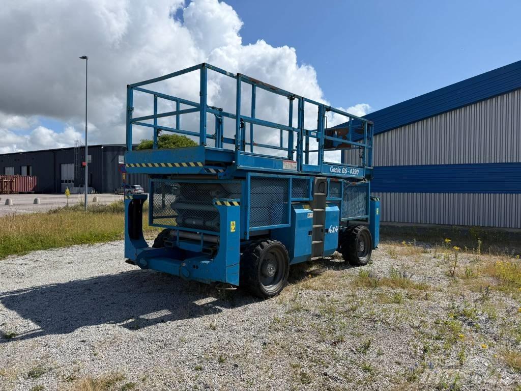 Genie GS 4390 Nožnicové zdvíhacie plošiny