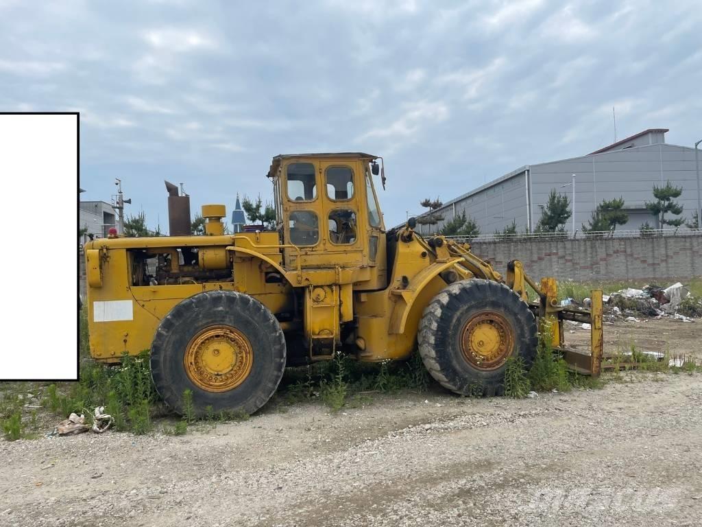 CAT 980 B Kolesové nakladače