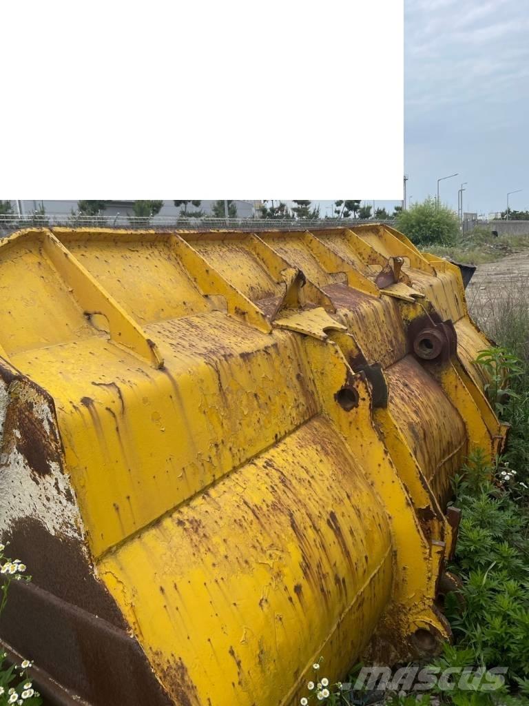 CAT 980 B Kolesové nakladače