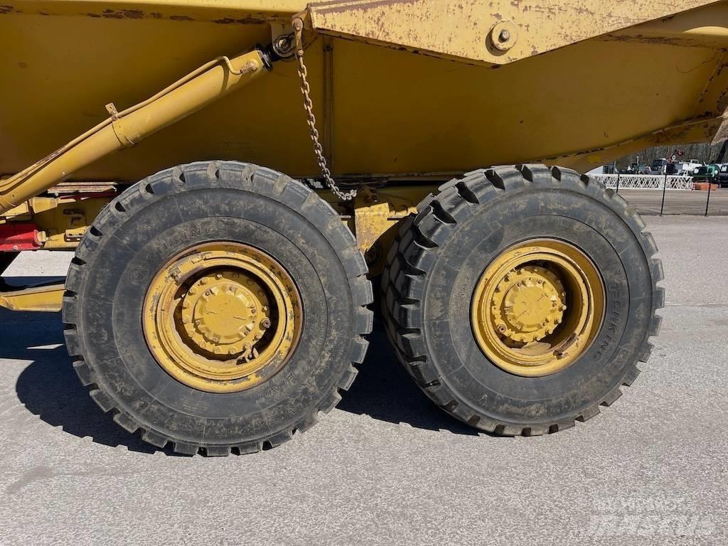 CAT 730 Kĺbové nákladné autá