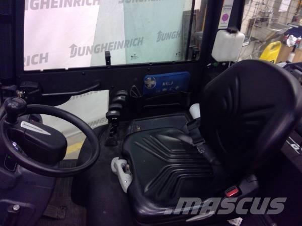 Jungheinrich TFG 320 LPG vozíky