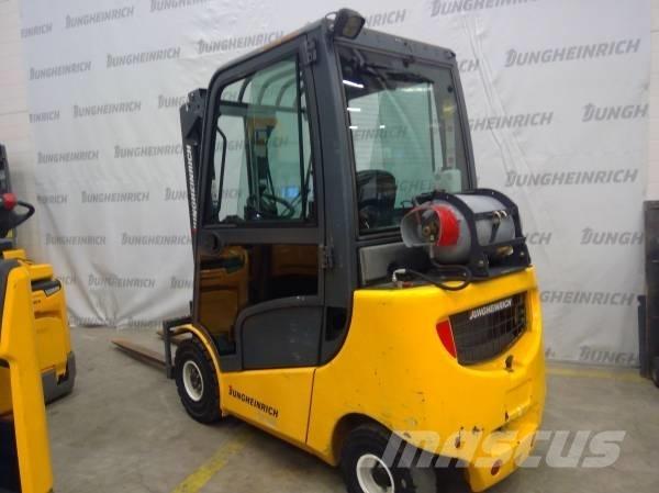 Jungheinrich TFG 320 LPG vozíky