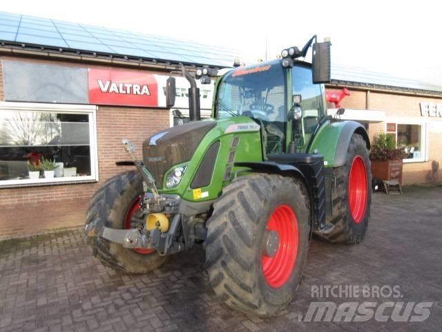 Fendt 718 S4 Traktory