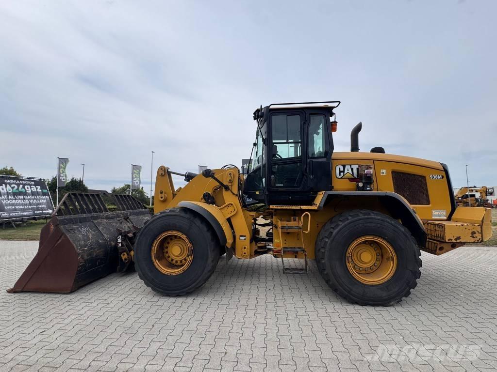 CAT 938 M Kolesové nakladače
