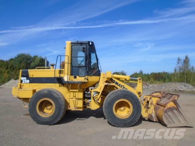 Komatsu WA 250 Kolesové nakladače