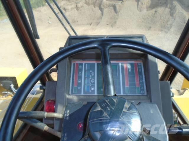 Komatsu WA 250 Kolesové nakladače