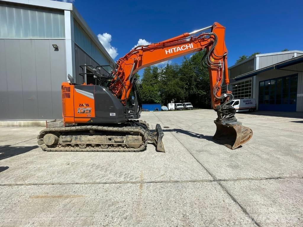 Hitachi ZX135US Pásové rýpadlá