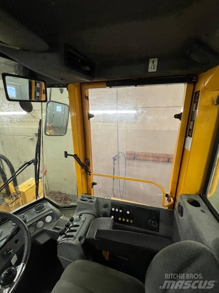 Volvo L90 B Kolesové nakladače