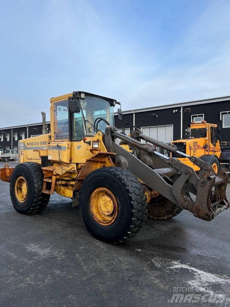 Volvo L90 B Kolesové nakladače
