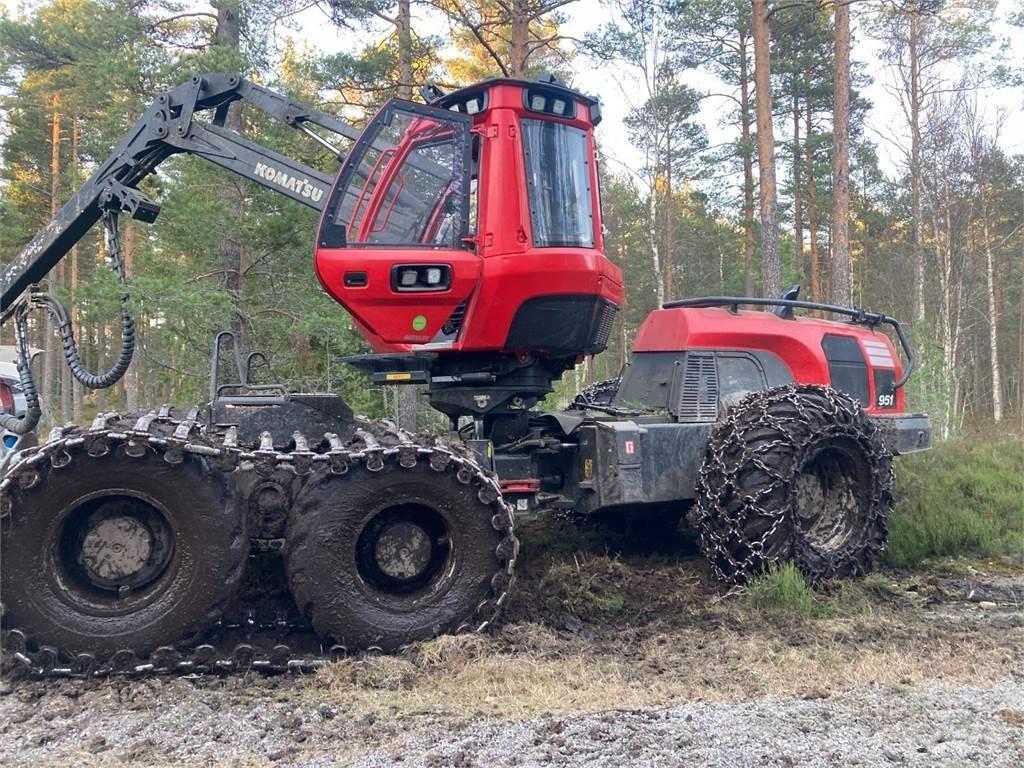 Komatsu 951 Harvestory