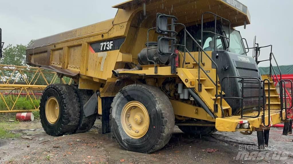 CAT 773 F Kĺbové nákladné autá