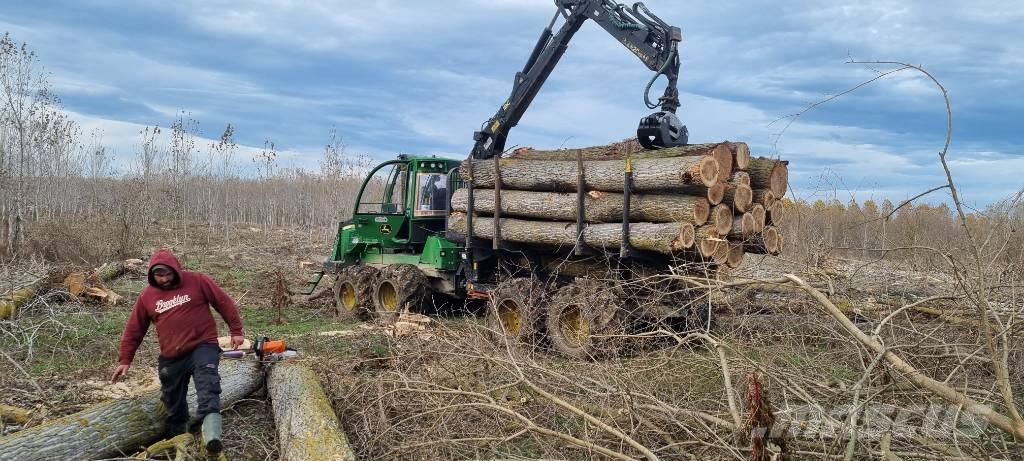 John Deere 1110 Lesné traktory