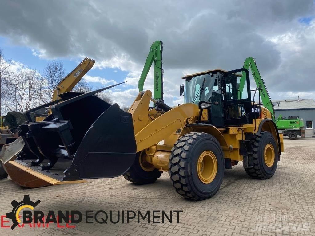 CAT 950M Kolesové nakladače