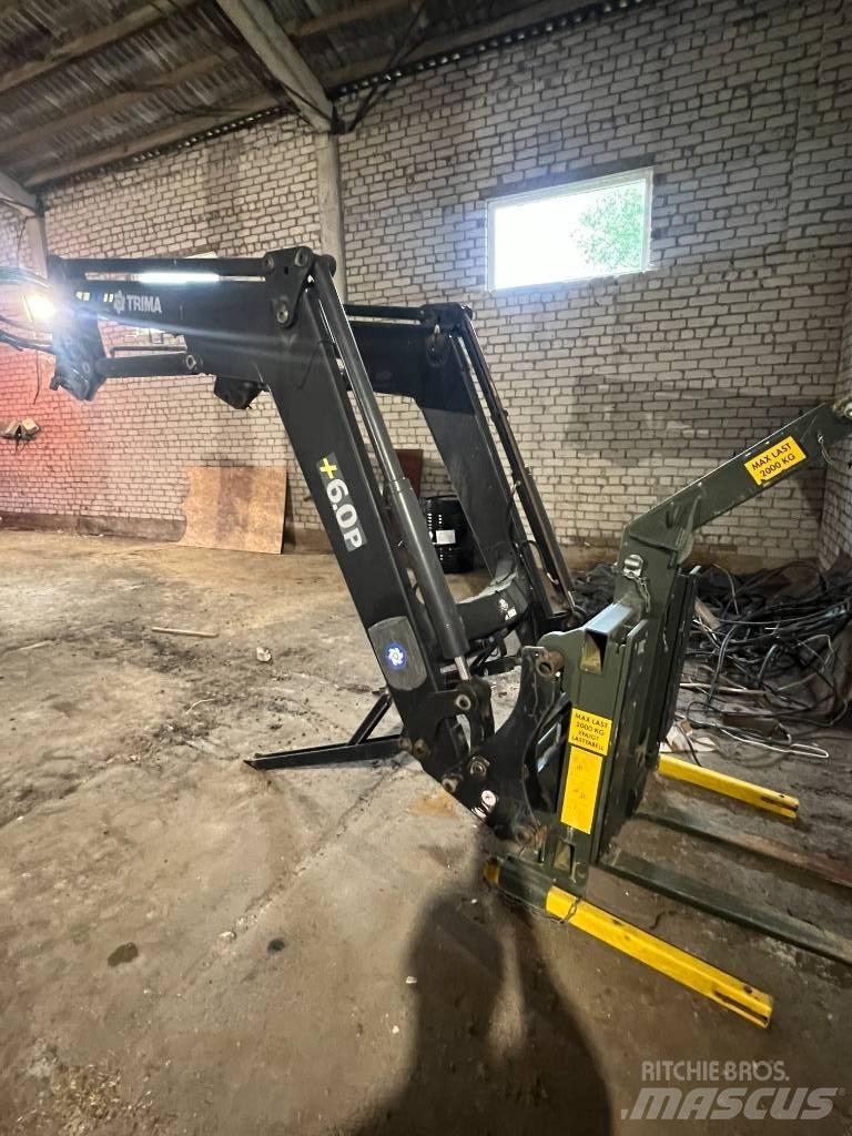 CLAAS Axion 840 Traktory
