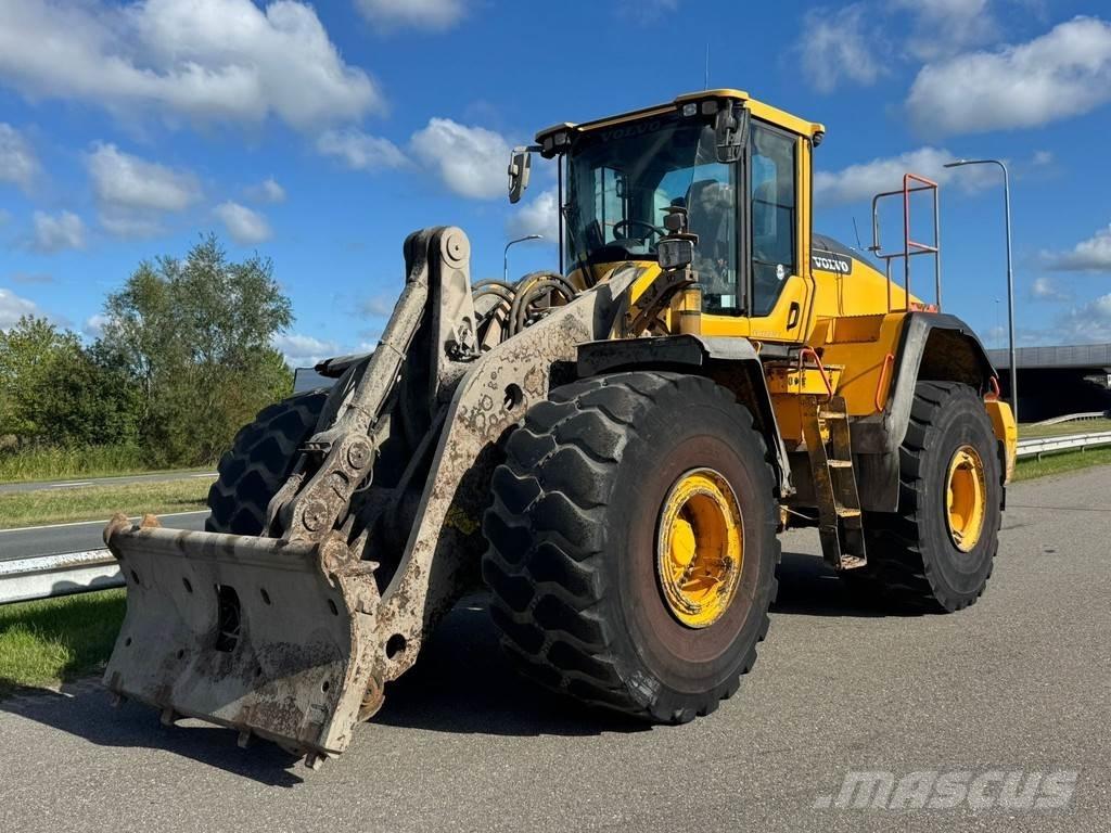 Volvo L220H Kolesové nakladače