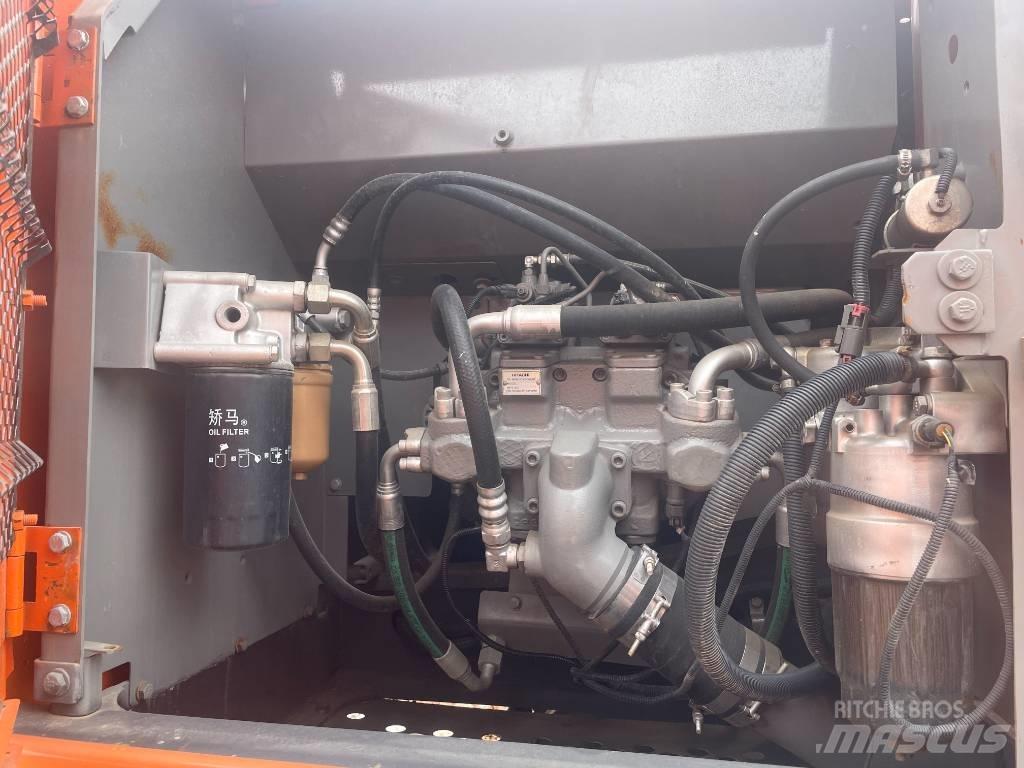 Hitachi ZX 200 Pásové rýpadlá