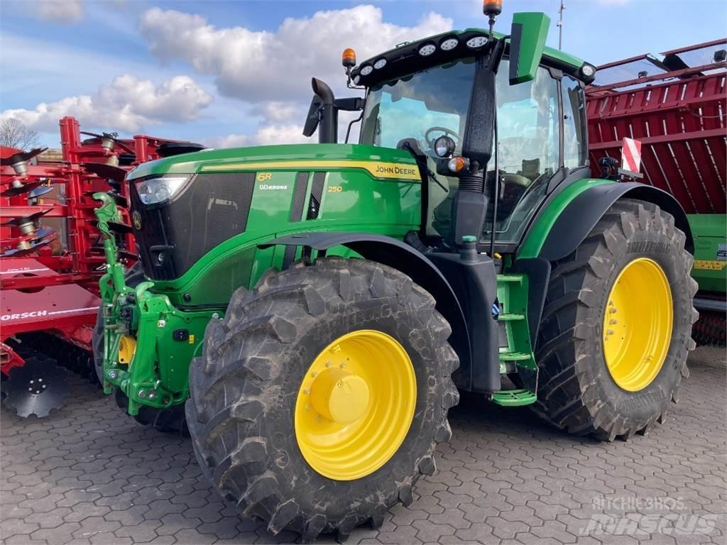 John Deere 6R250 Traktory