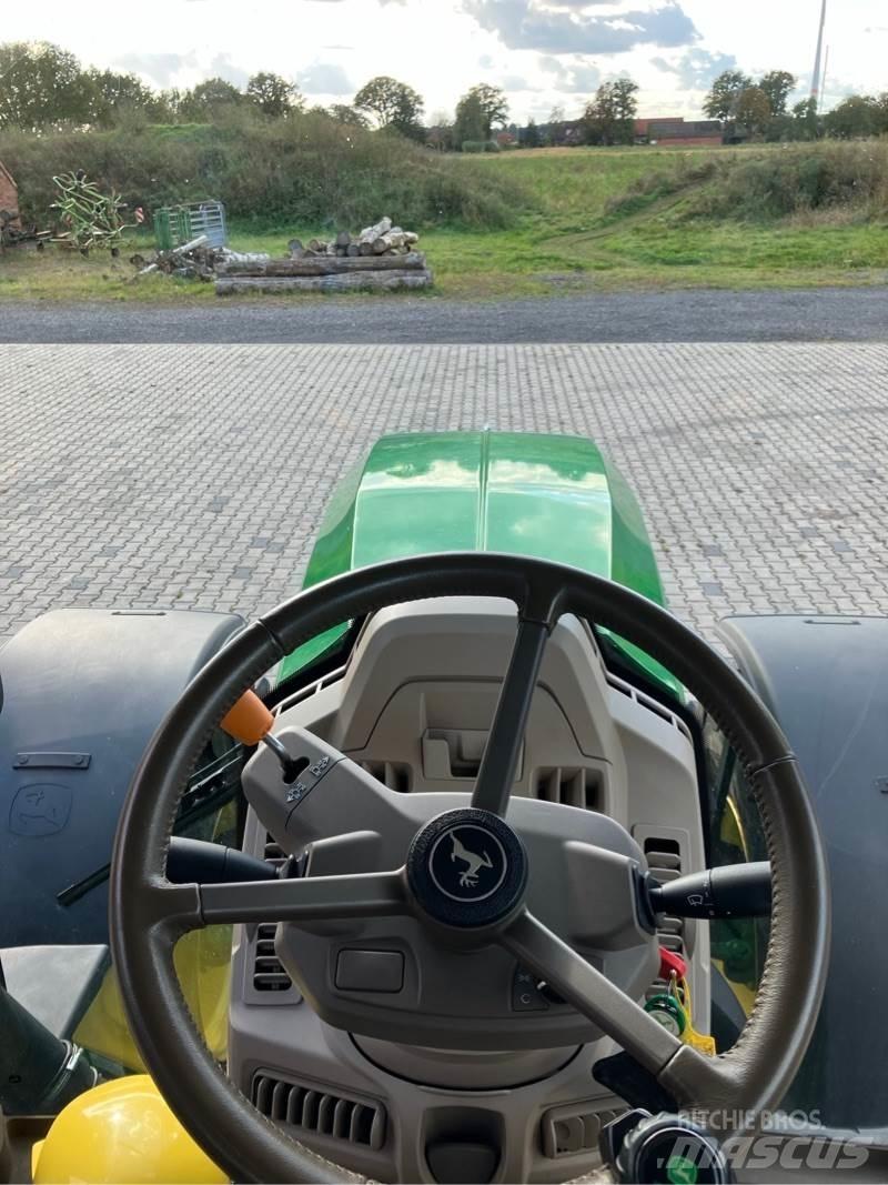 John Deere 6R250 Traktory