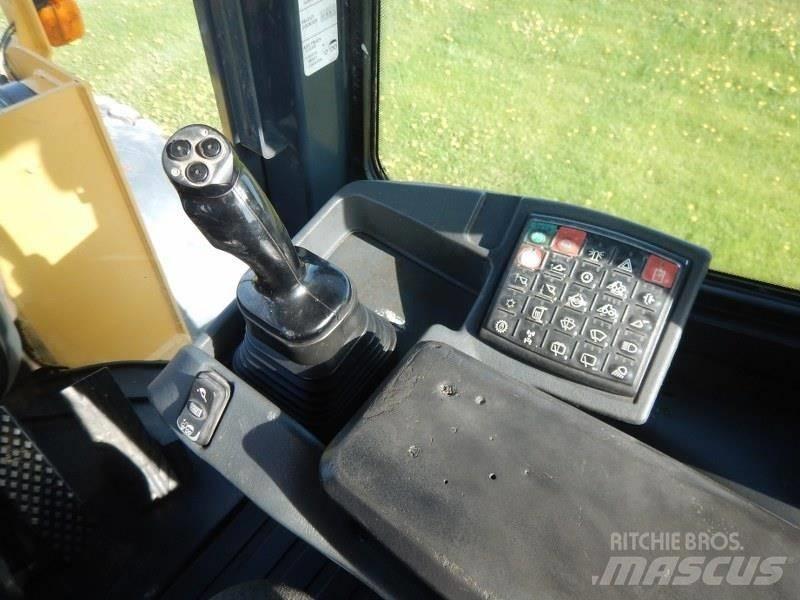 John Deere 624K Kolesové nakladače