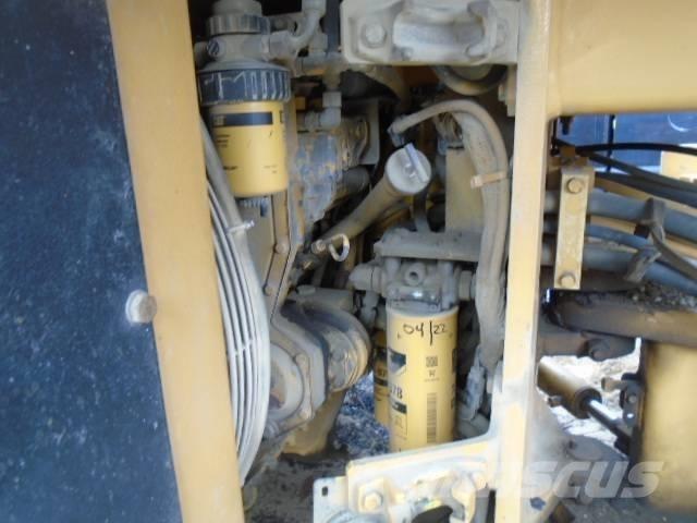 CAT CB 634 C Tandemové valce