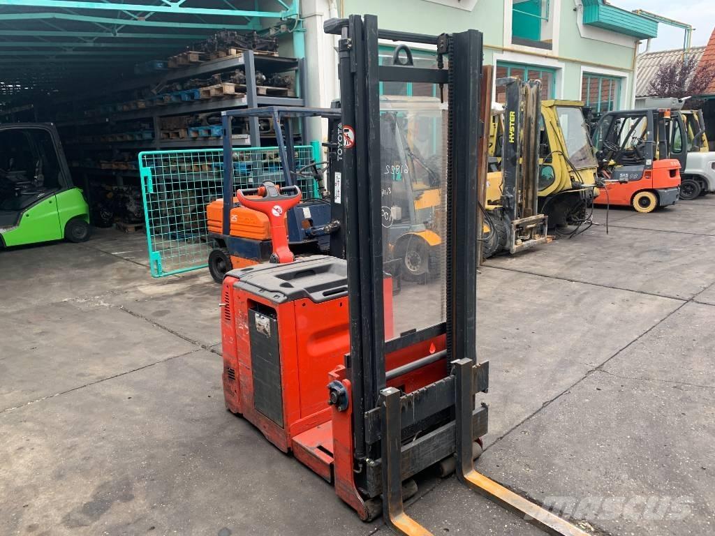 Linde L12AC V-3818 Samohybné vozíky