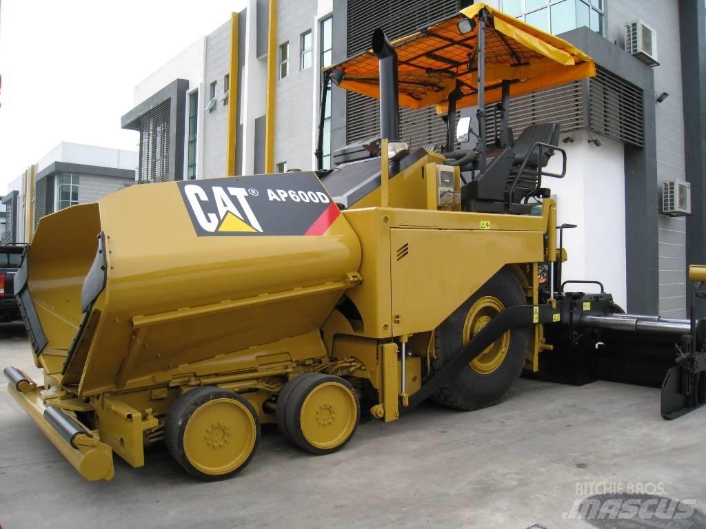 CAT AP 600 D Finišéry