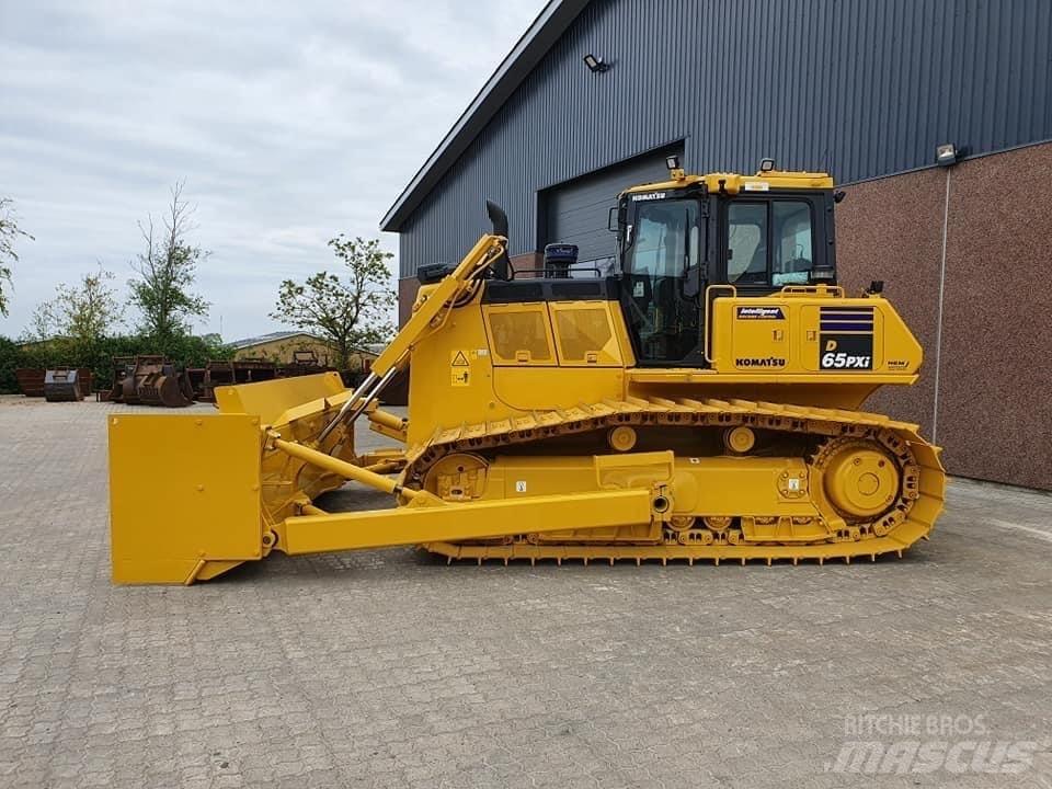 Komatsu D 65 PX-17 Pásové dozéry