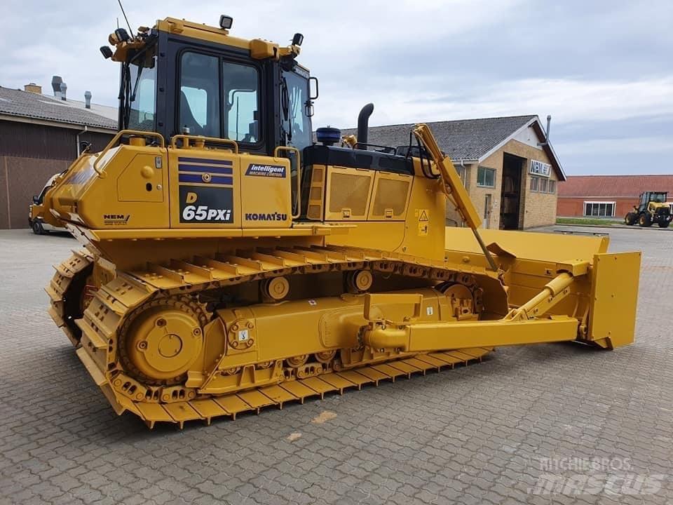 Komatsu D 65 PX-17 Pásové dozéry