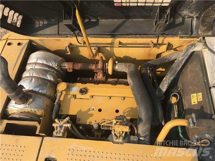 CAT 320 D Pásové rýpadlá