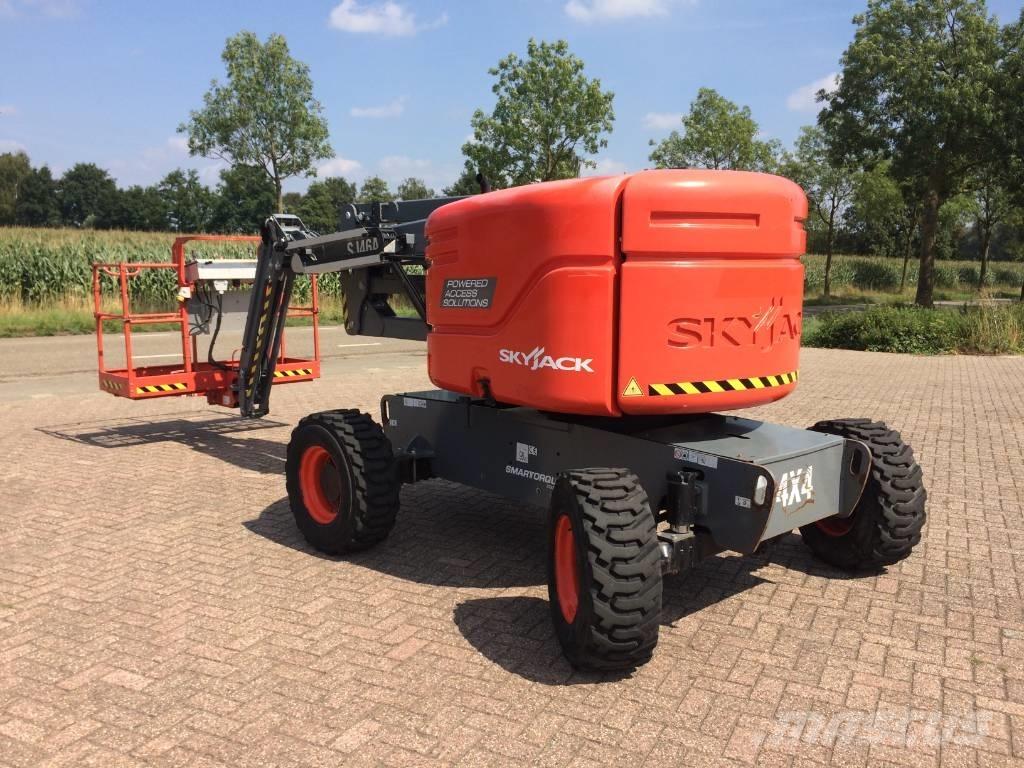 SkyJack SJ 46 AJ Kĺbové plošiny