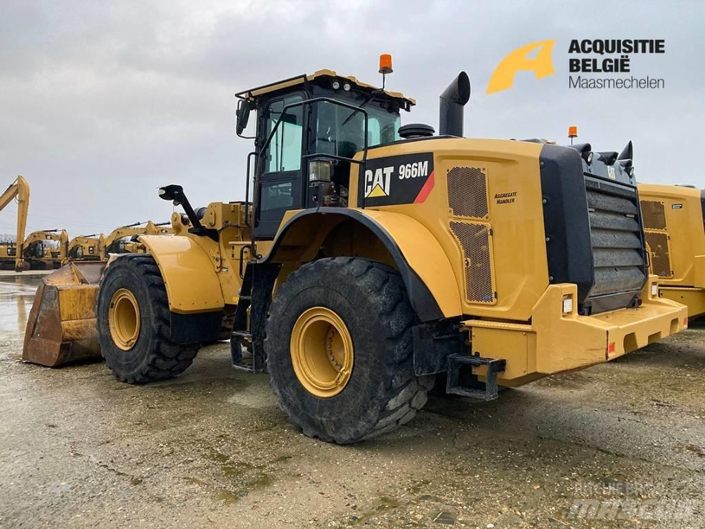 CAT 966M Kolesové nakladače