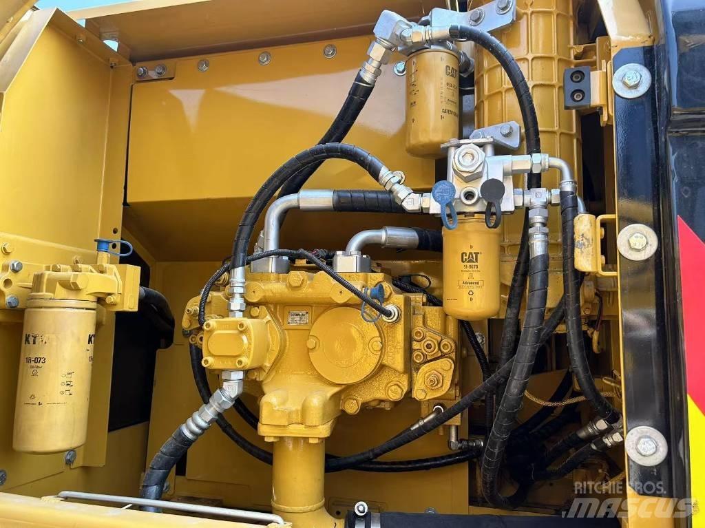 CAT 320D2 Midi rýpadlá 7 t - 12 t