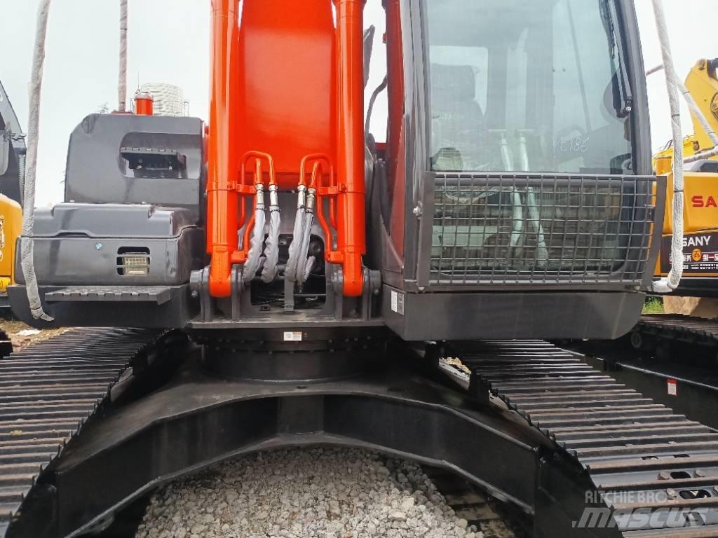 Hitachi ZX 200-3 Pásové rýpadlá