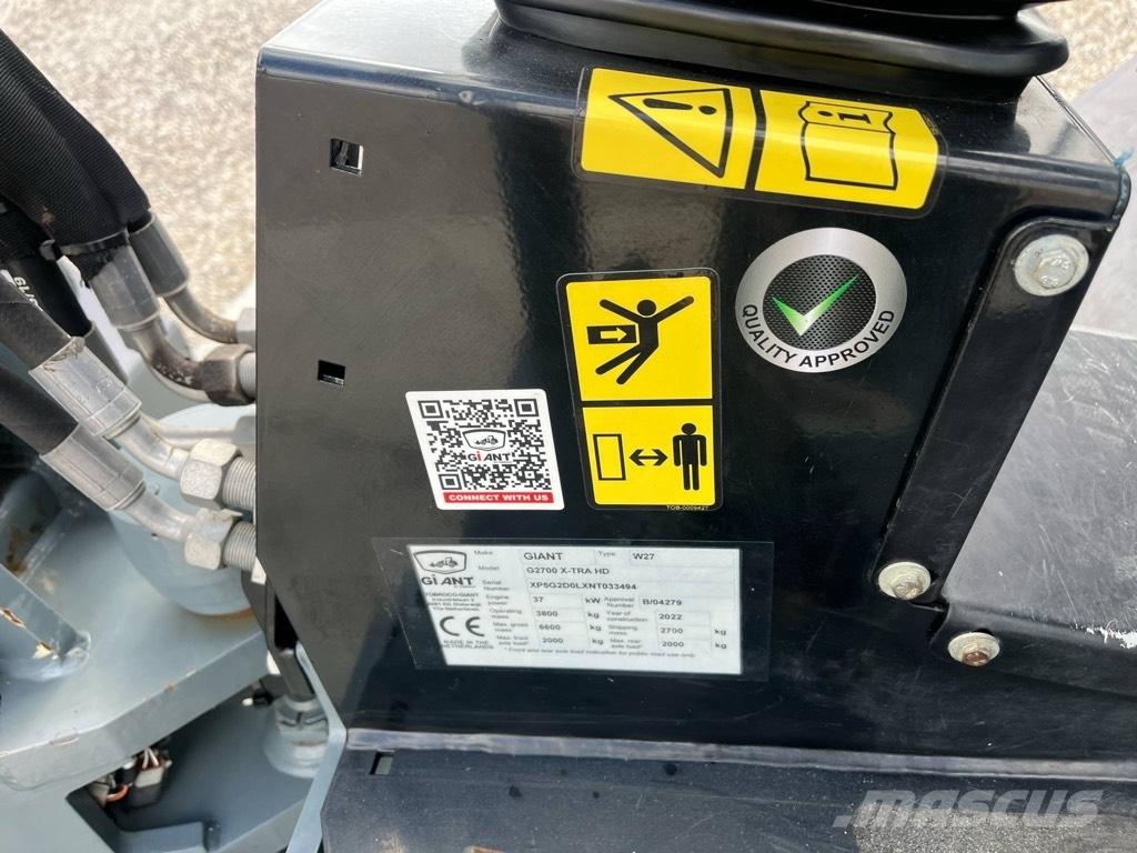 GiANT G2700 X-TRA HD Šmykom riadené nakladače