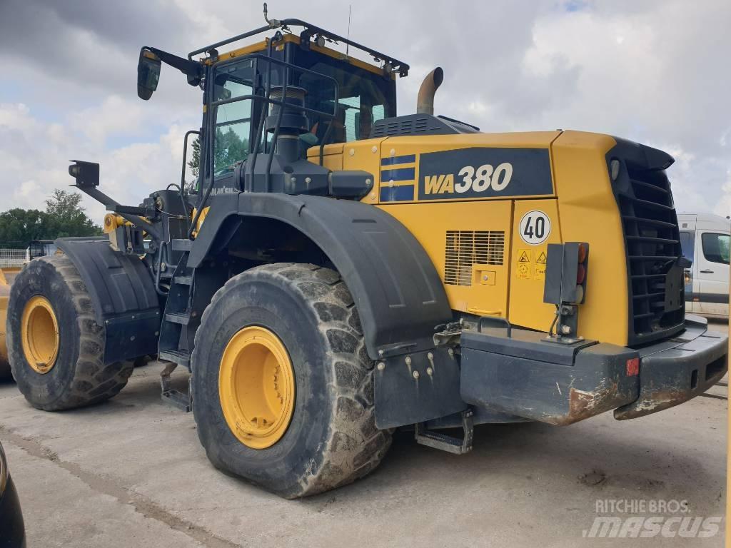Komatsu WA380-8 Kolesové nakladače