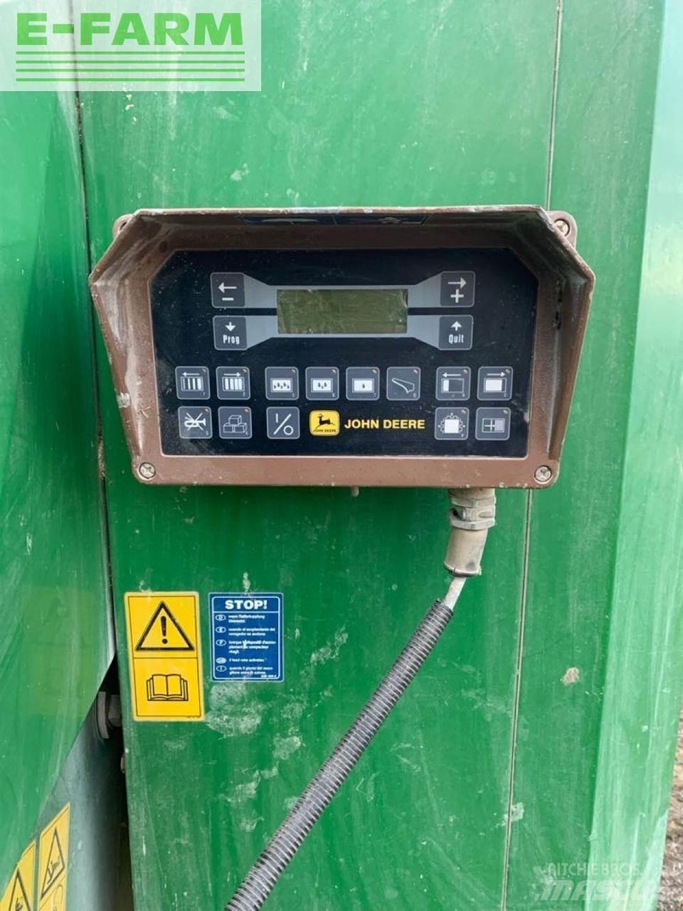 John Deere 690 Lisy na hranaté balíky