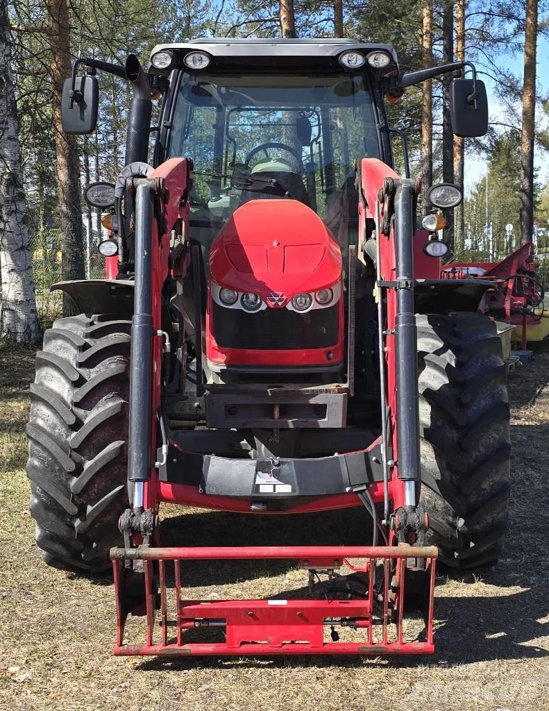 Massey Ferguson 5613 Traktory