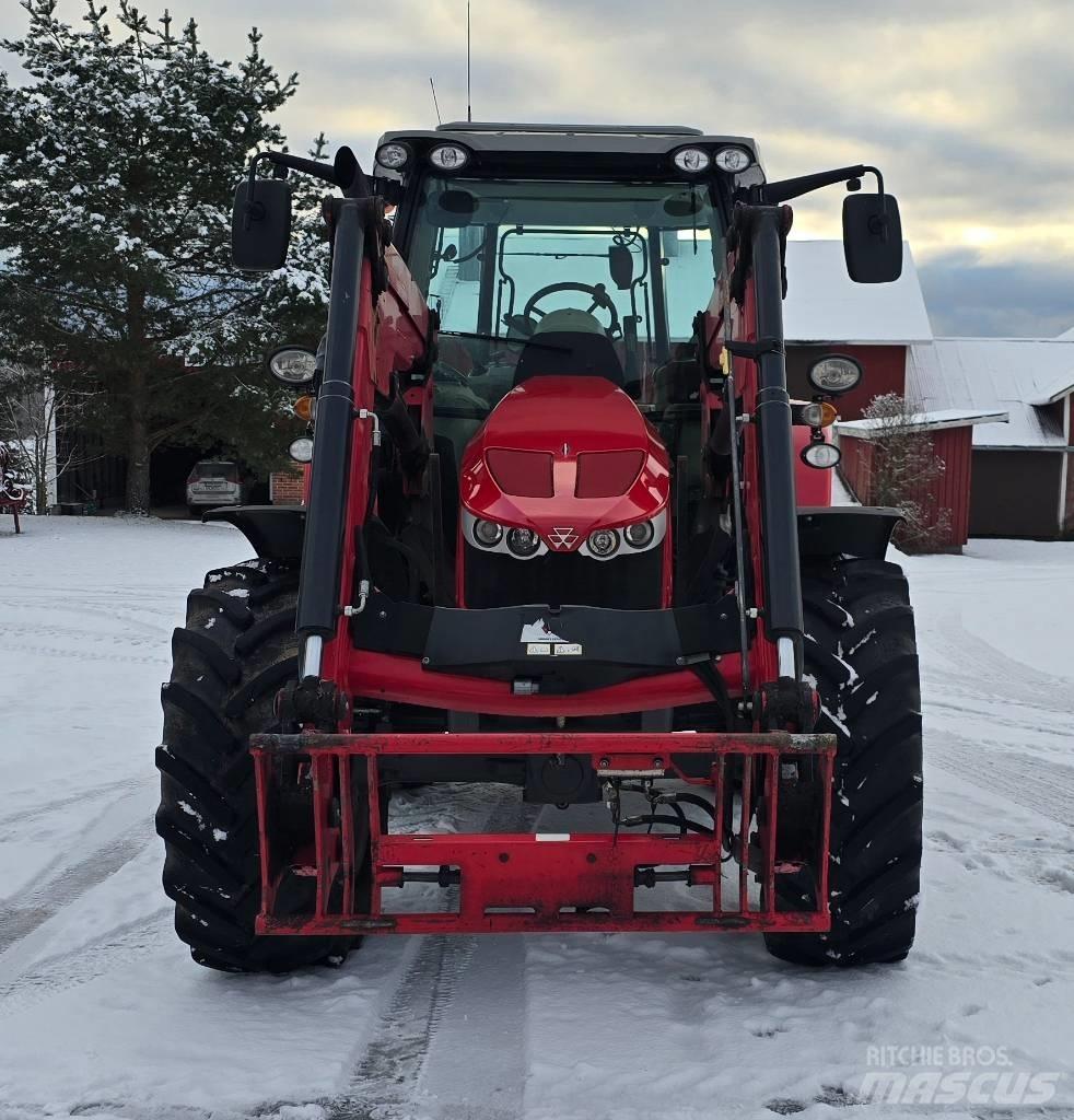 Massey Ferguson 5613 Traktory