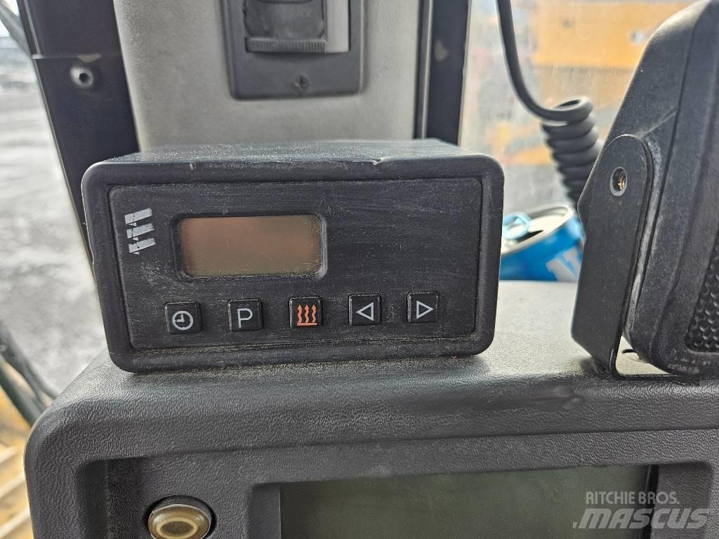 CAT D 8 T Pásové dozéry