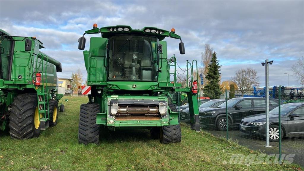 John Deere S680 Kombinované zberacie stroje