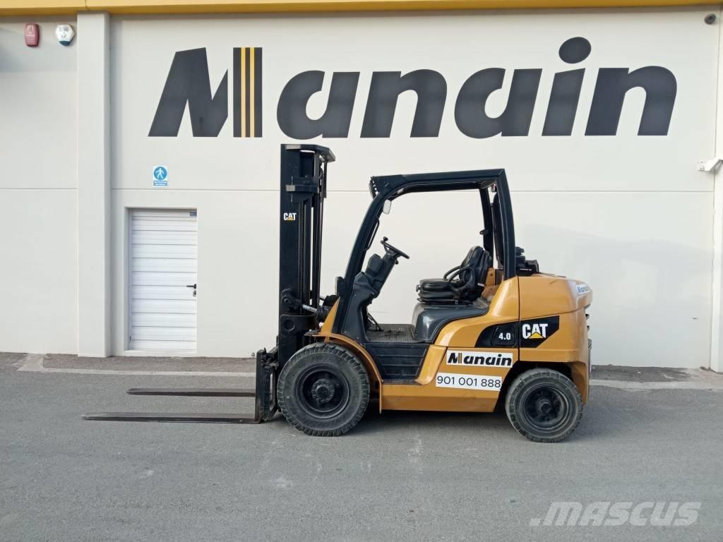 CAT DP 40 Dieselové vozíky