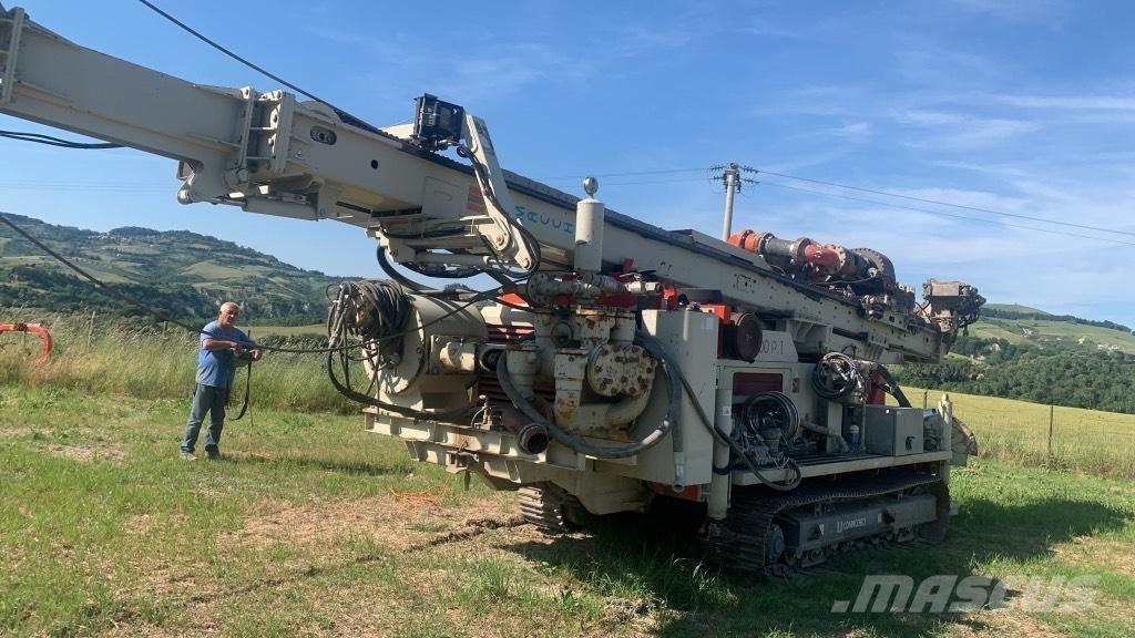 Comacchio MC 900 P1 Vodné vrtné súpravy