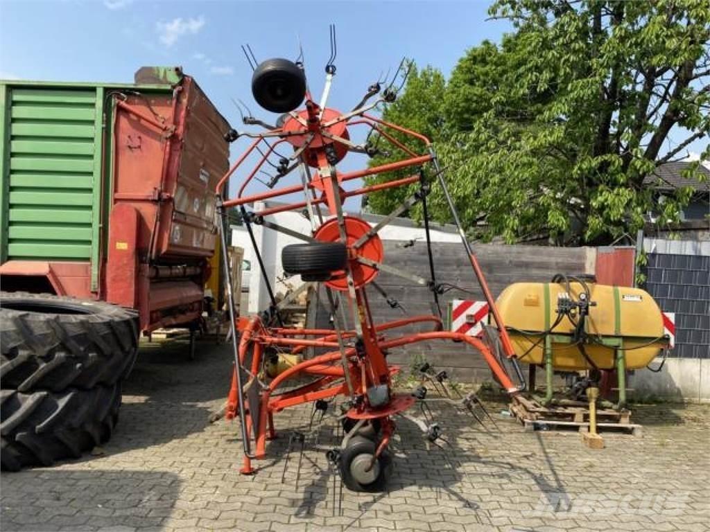 Fella TH 800 Obracače a zhrabovače sena