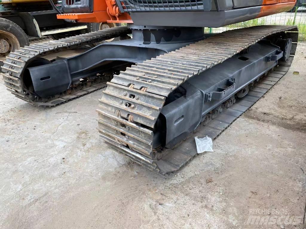 Hitachi ZX 120 Pásové rýpadlá