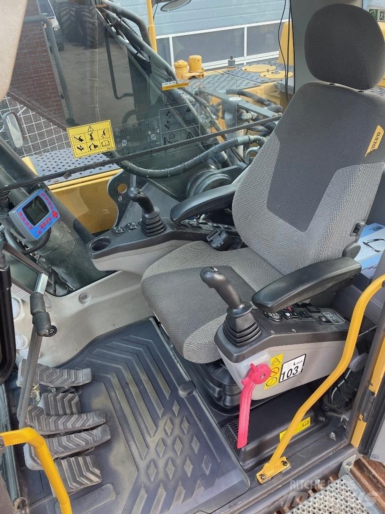 Volvo EC250DL Pásové rýpadlá
