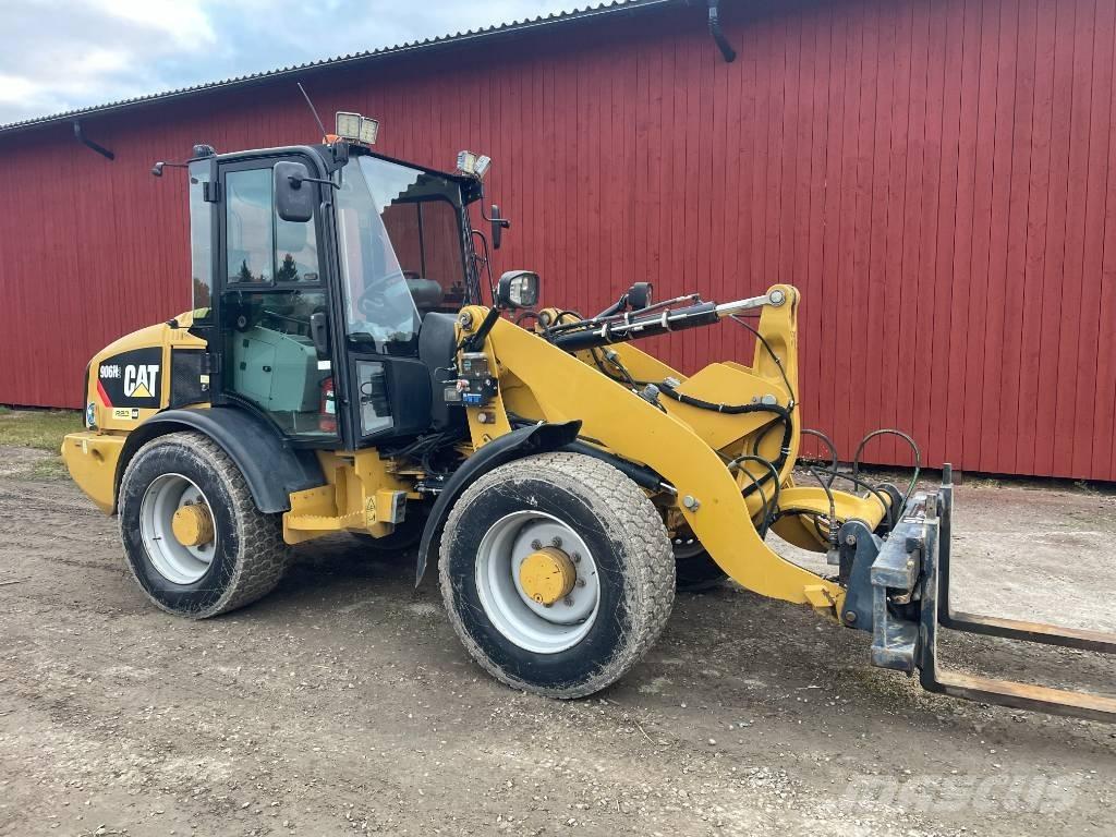 CAT 906 H 2 Kolesové nakladače
